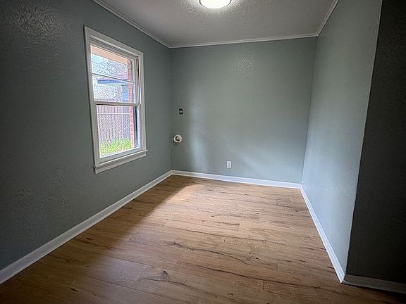 4th image of 7216 Burlingame Blvd