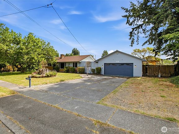 2nd image of 109 Pacific Avenue S