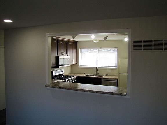 5th image of 460 Humes Ln