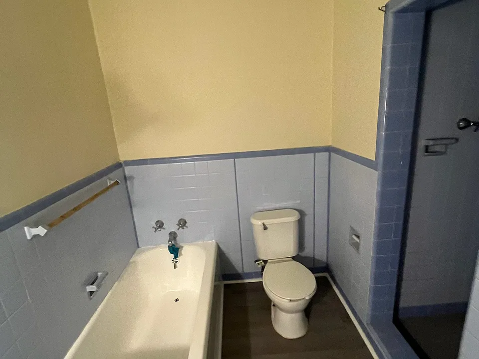 352 Penn St #5