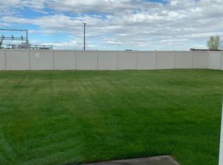 7817 Snoqualmie Dr, Pasco, WA 99301