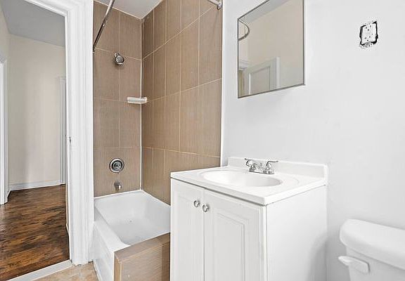 4th image of 396 Montgomery St APT 2D