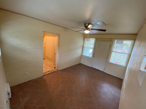4th image of 21 Byron Ellinor Dr #C