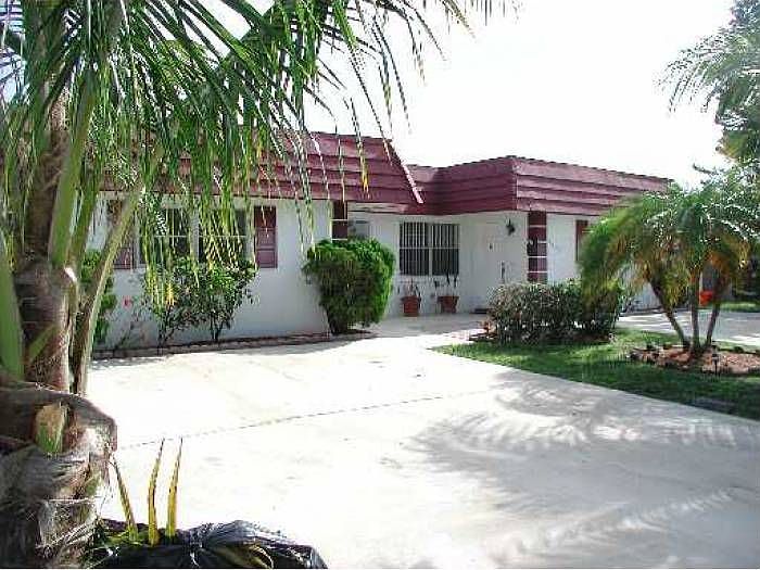 7387 NW 76th Ct, Tamarac, FL 33321 | Zillow