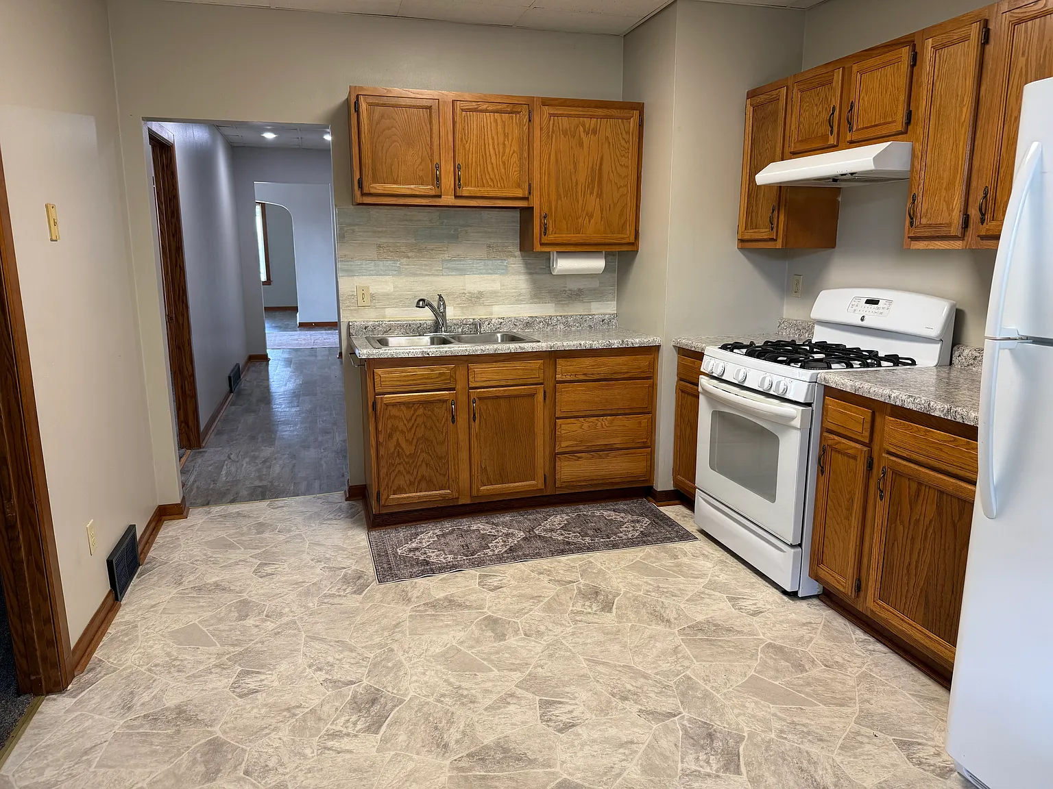 2 bed, 1100 sqft, $1,150 — Photo 3
