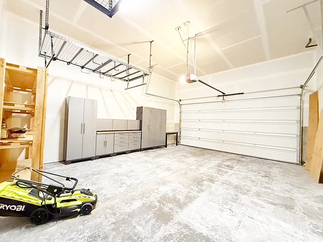 2441 NE Redford St — Photo 23