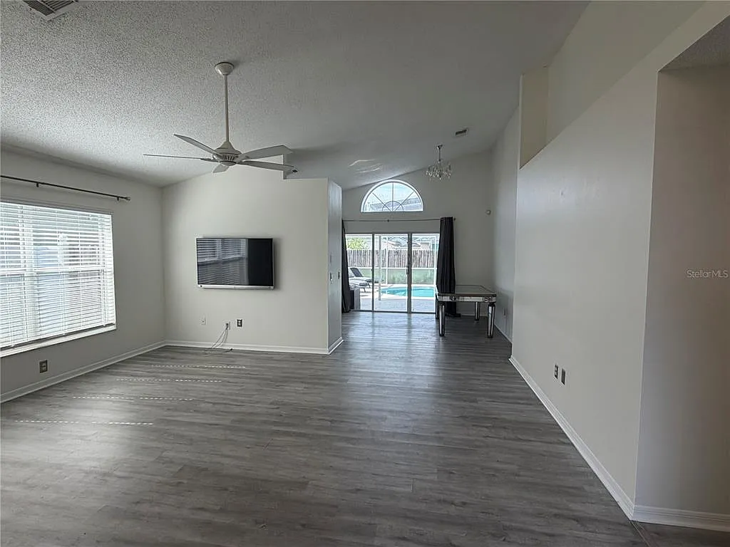 3 bed, 2.0 bath, 1180 sqft, $2,750 — Photo 3