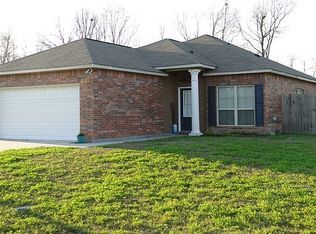1037 Bridgetowne Ln, Breaux Bridge, LA 70517