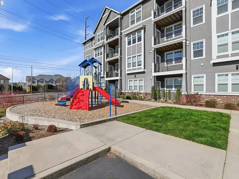 17149 SW Snowdale St #103 — Photo 47