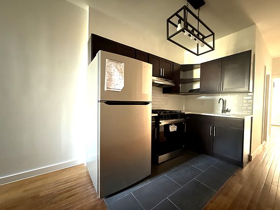 3rd image of 2409 Tilden Ave APT 1R