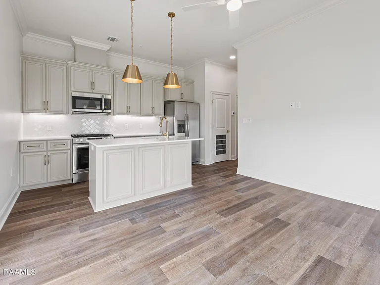 200 Prescott Blvd #302 — Photo 7