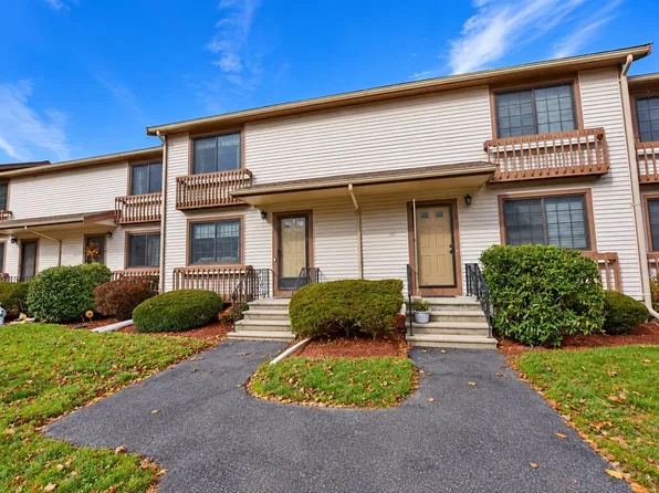 489 Turnpike St APT 3-4, South Easton, MA 02375