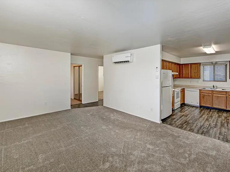 425 S Alarcon St #3 — Photo 4