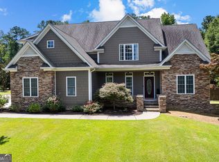 534 Deer Lake Dr, Griffin, GA 30224