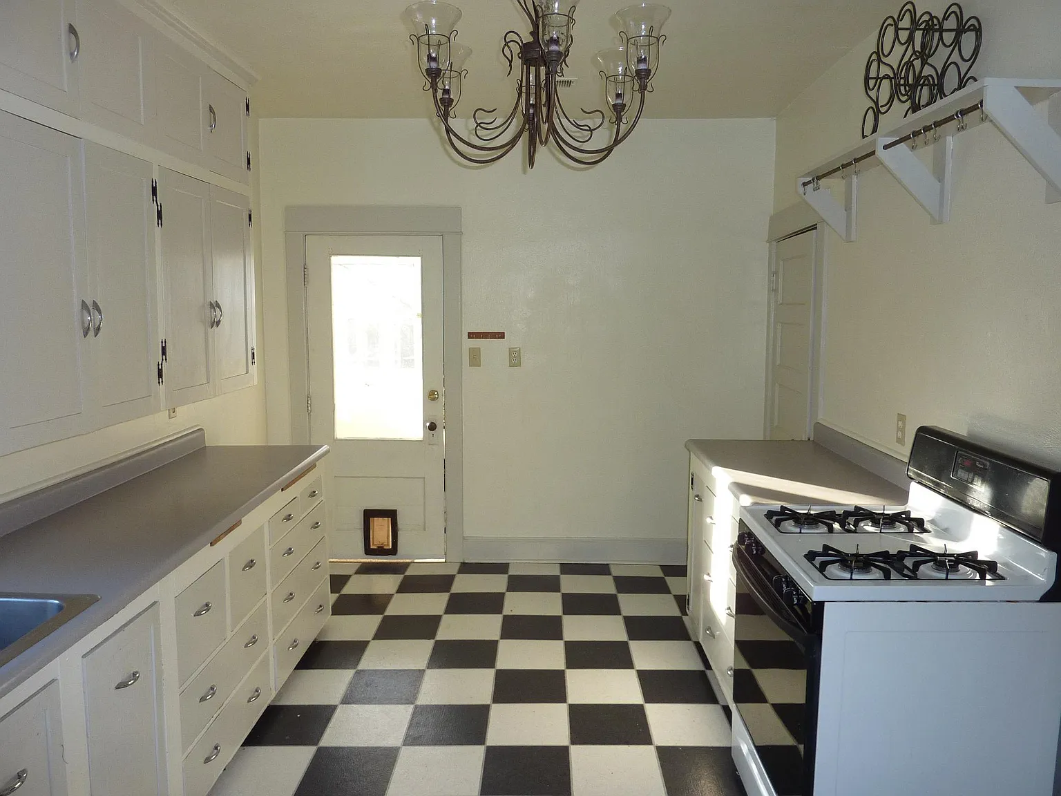 829 N Bross St — Photo 4