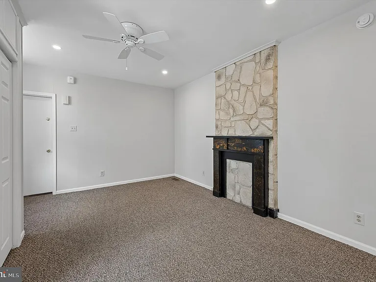 402 Fairmount Ave — Photo 8