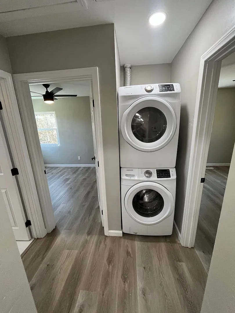 Brand New Remodeled 3Bed 2Bath Home With a Huge Backyard — Photo 3