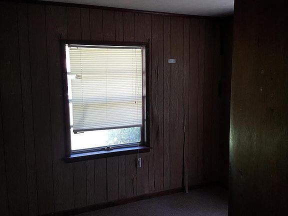 4th image of 502 Martin Luther King Ave