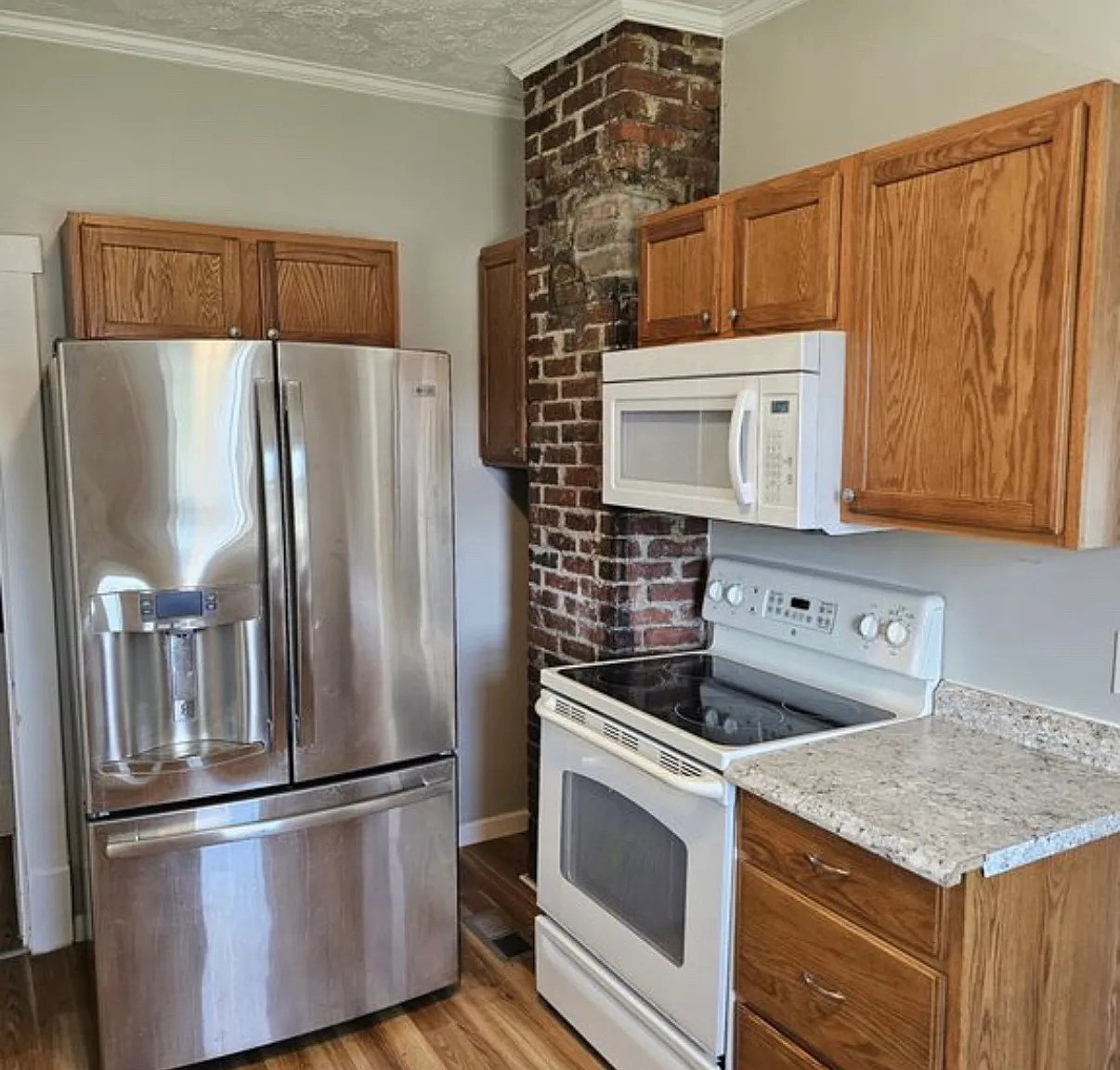3 bed, 1400 sqft, $1,900 — Photo 3