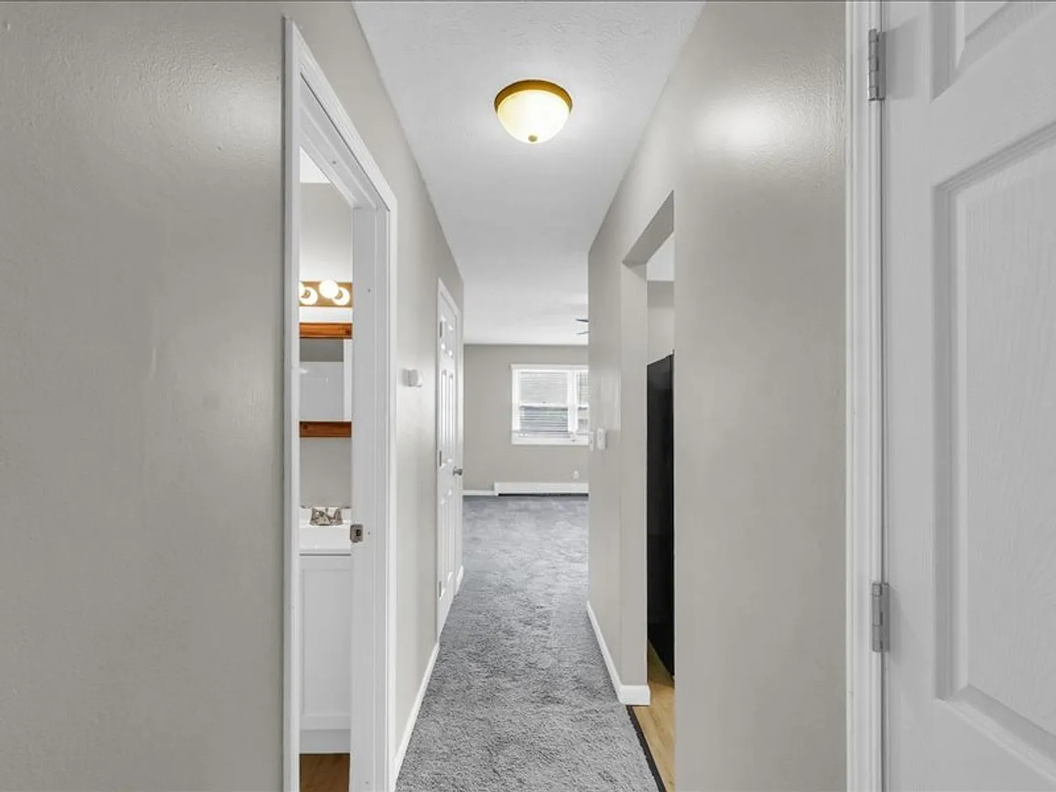 335 Riley — Photo 4