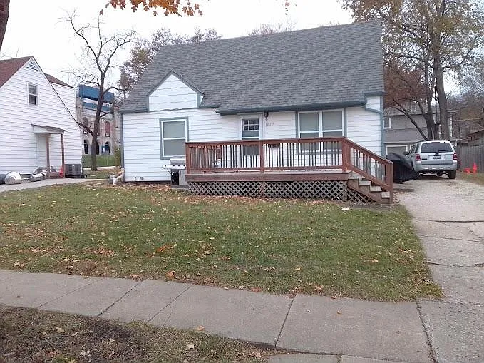 4 bed, 1600 sqft, $3,400 — Photo 1