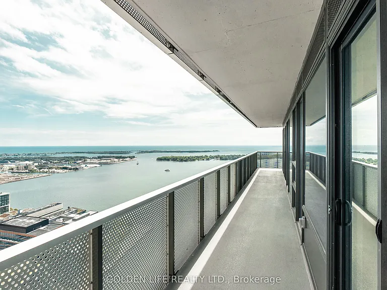 138 Downes St E #5606 — Photo 16