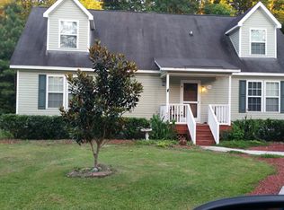 104 Woodcrest Cir, New Bern, NC 28560