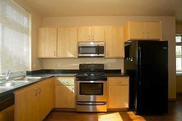 1931 Hilyard St - Kitchen 1931 Hilyard St - Kitchen
