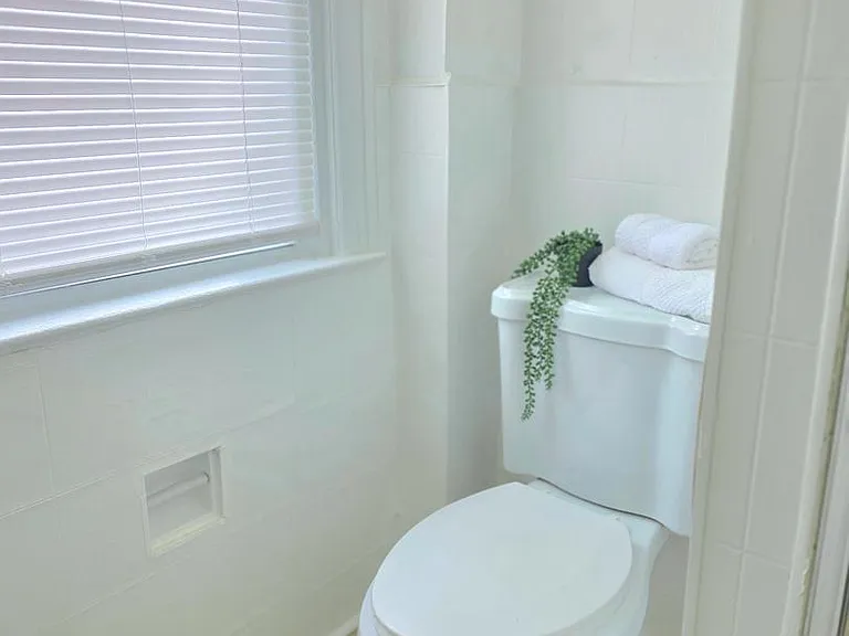 1108 E Stafford St — Photo 16