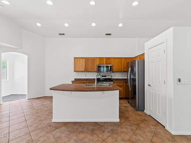 17534 W Coyote Trail Dr — Photo 6