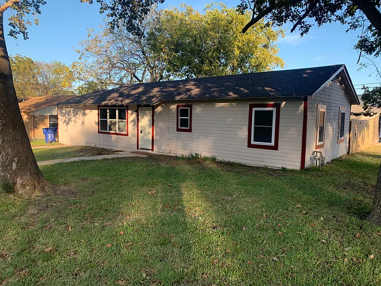311 Allen St — Photo 1