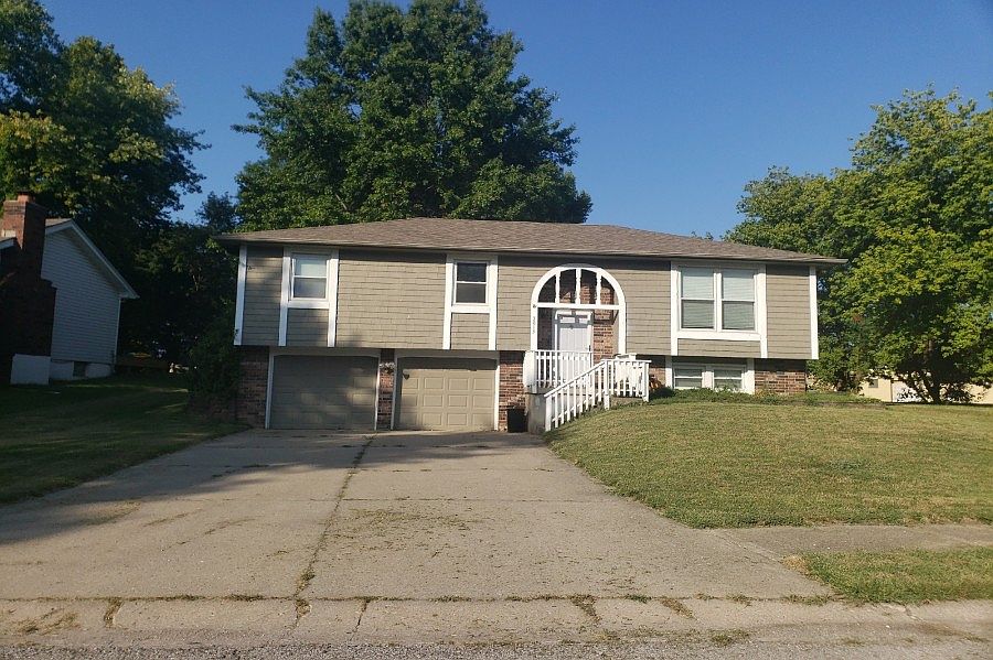1st image of 3013 S Sweet Briar Dr