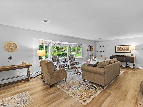 4th image of 1025 Worton Park Dr
