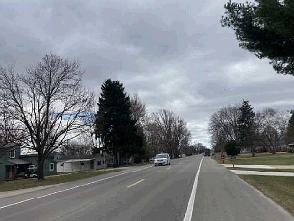 Exterior Neighborhood (street photo)