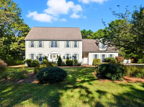 16 Cedar Street, Mashpee, MA 02649