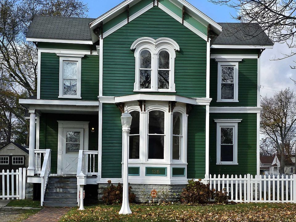 1st image of 135 N William St