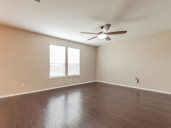 4th image of 220 Golden Butterfly Dr