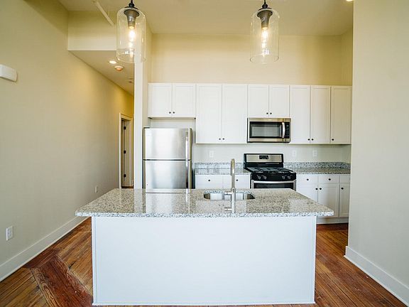 5th image of 520 Mulberry St #301