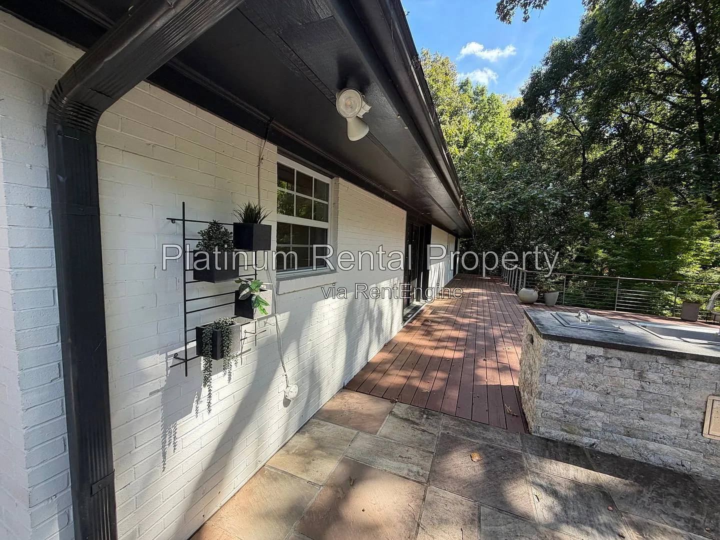 4 bed, 3.0 bath, 3300 sqft, $5,999 — Photo 3