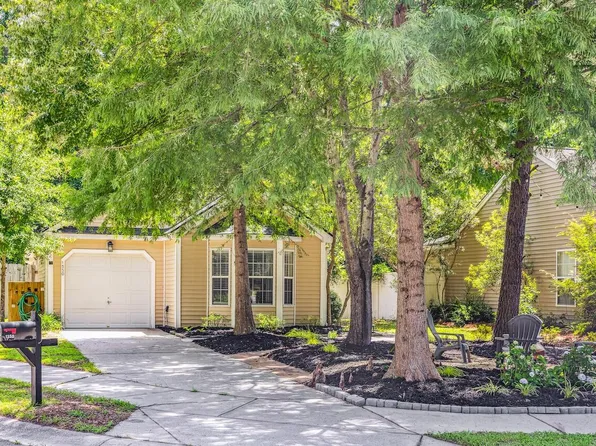 1350 Water Edge Dr, Charleston, SC 29492