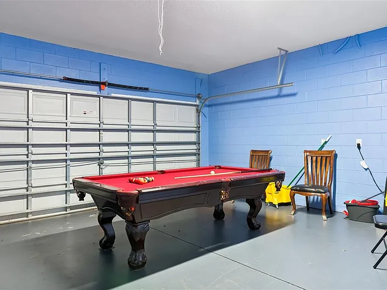 143 Cordova Ave — Photo 35