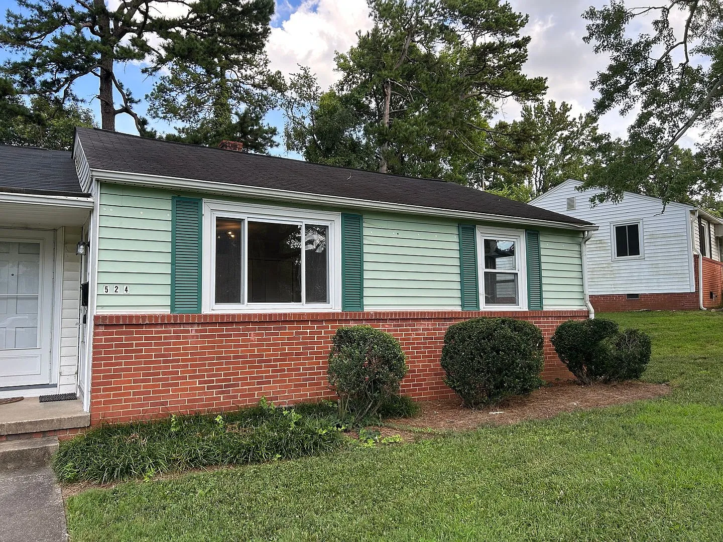 Updated 2 bedroom/ 1 bathroom condo located in a Sunset Hills community of Greensboro — Photo 2