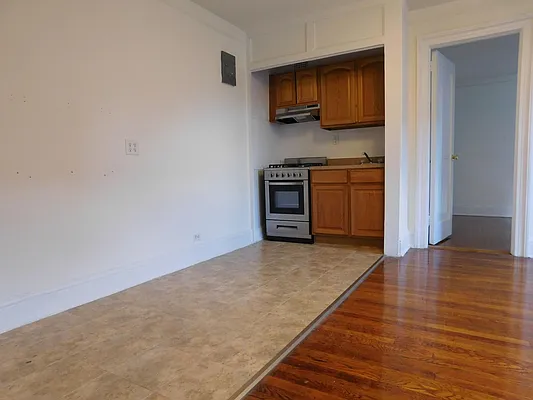 Rented by MQ Realty LLC | media 22