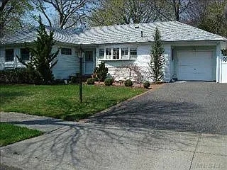 3 Rhonda Ln photo 1