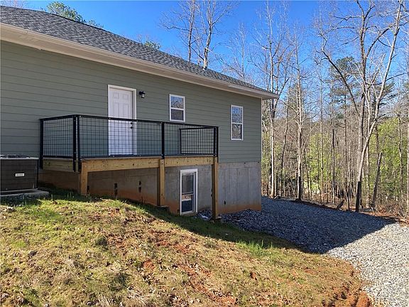 4th image of 100 Dickerson Rd