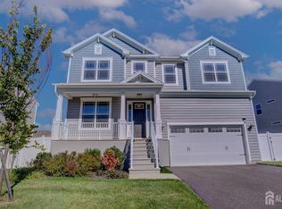 7 Impatiens Ct, Old Bridge, NJ 08857