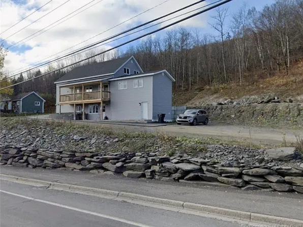 688 Canada Rd, Edmundston, NB E3V 1W4