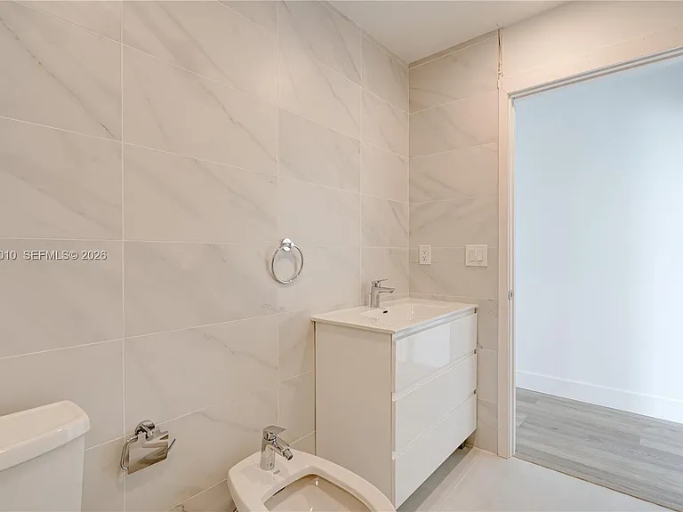 816 84th St #2 — Photo 5