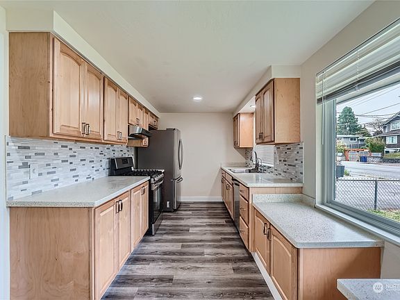 5th image of 1804 N Orchard Street
