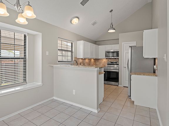 5th image of 1301 Spring St